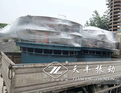 寧夏TS2000振動篩已發貨,丁經理請注意查收！
